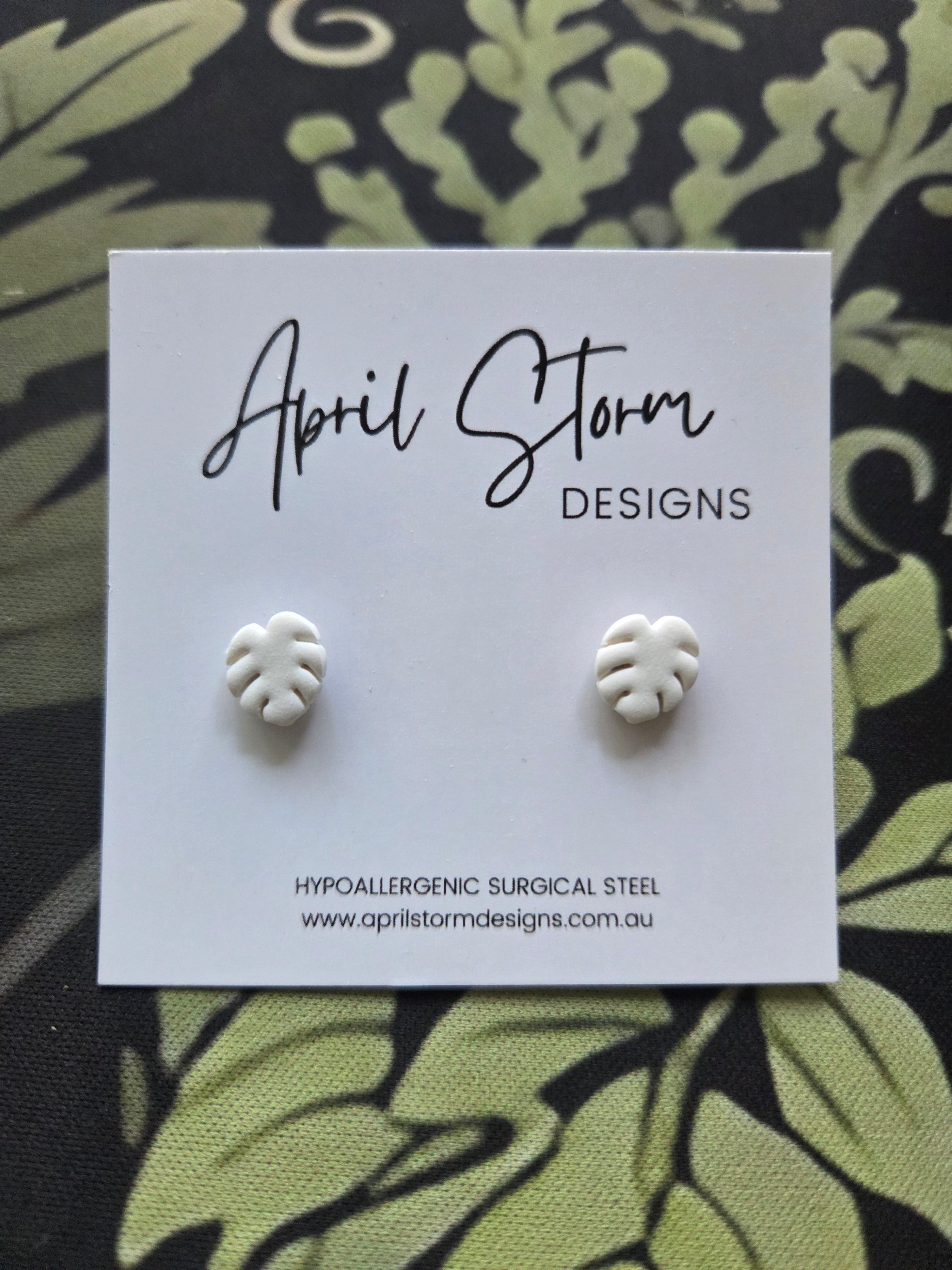 Polymer clay plant earrings monstera leaf studs 10mm - white